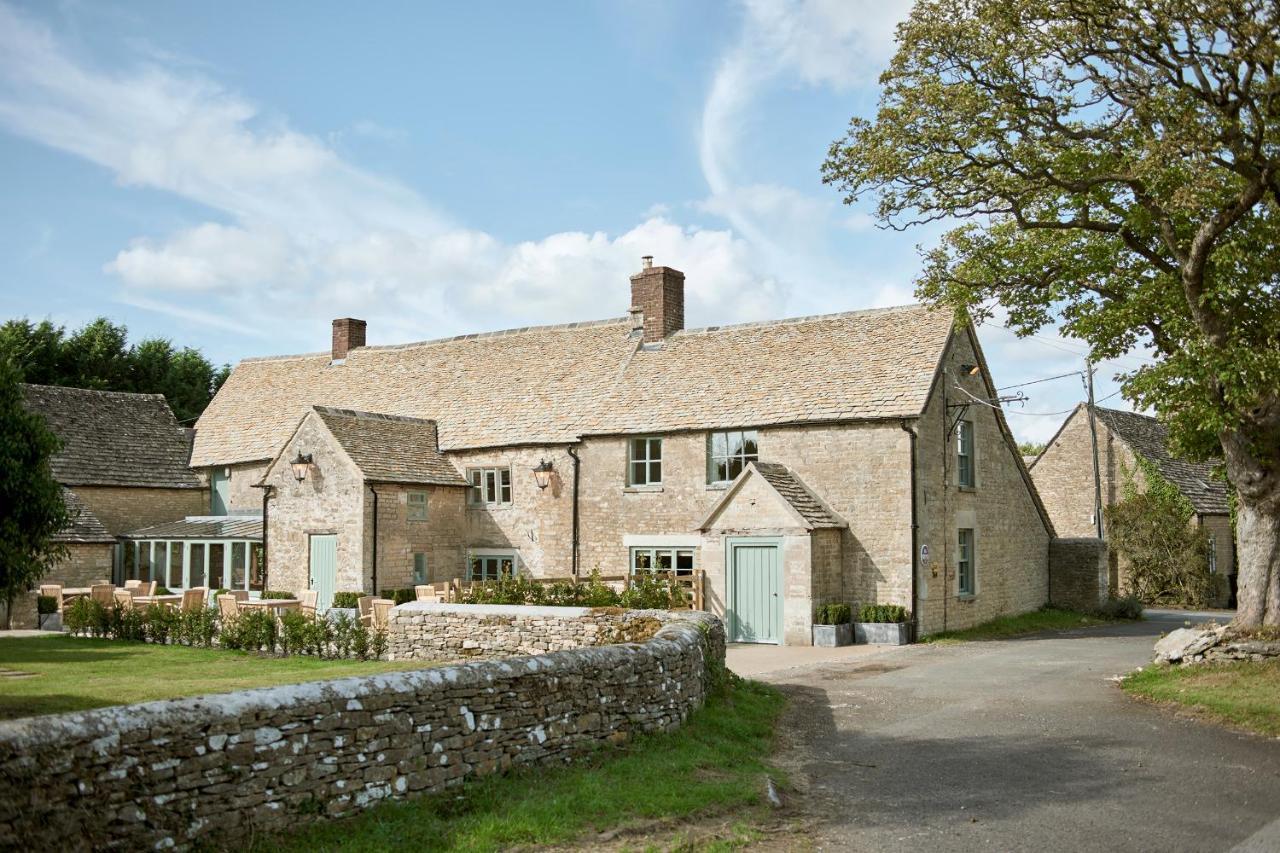 The Stump Hotel Cirencester Bagian luar foto