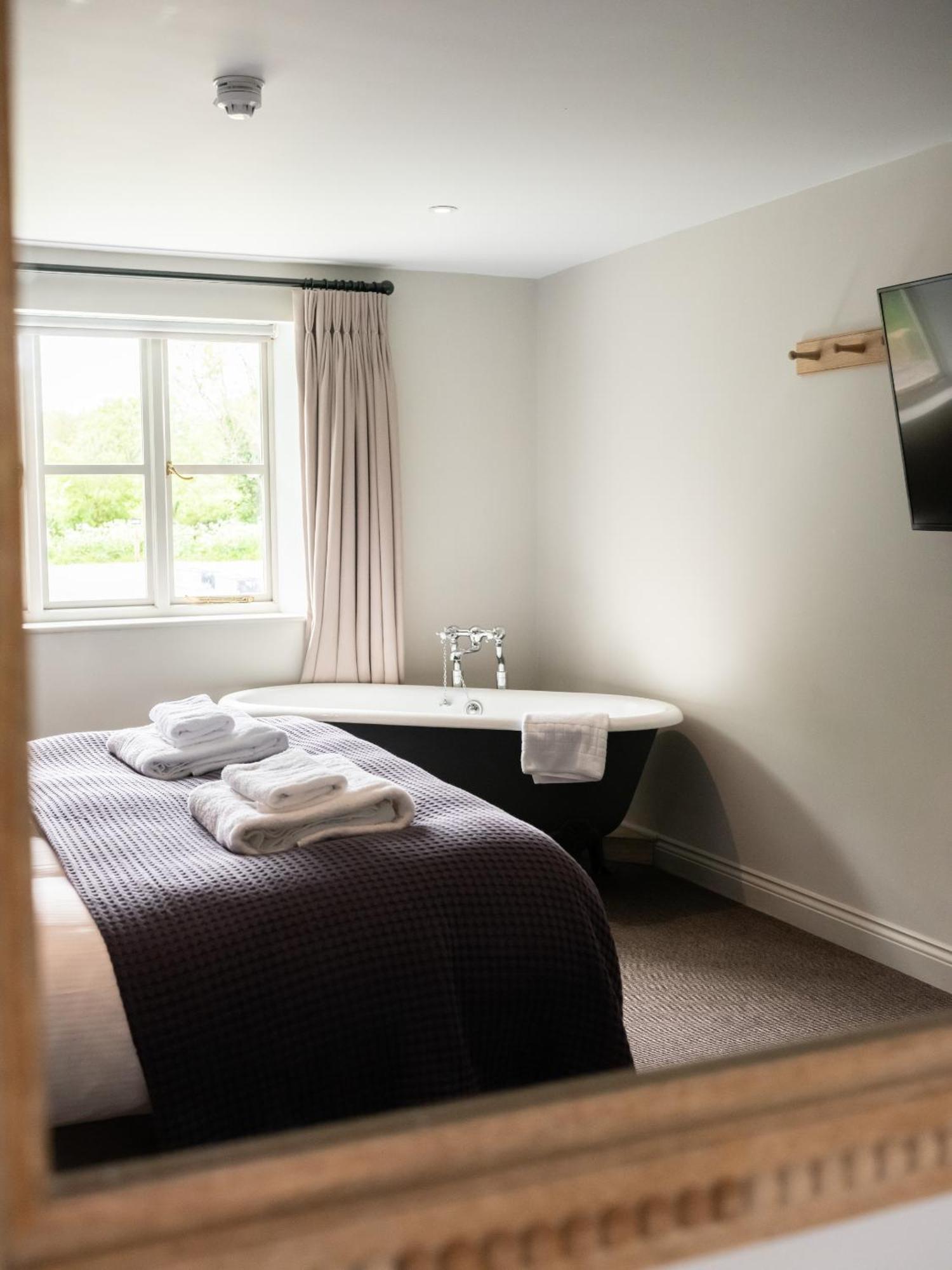 The Stump Hotel Cirencester Bagian luar foto
